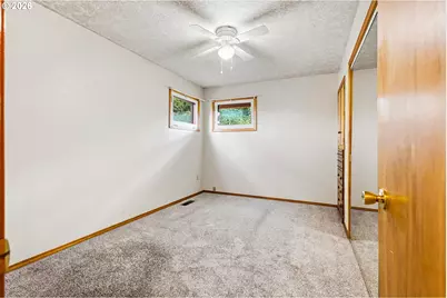 940 Oak Ter, Sweet Home, OR 97386 - Photo 12