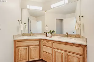 2593 NE Lorie Dr, Hillsboro, OR 97124 - Photo 28