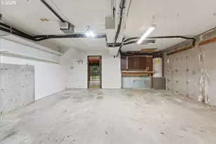 15037 NE Siskiyou Ct, Portland, OR 97230 - Photo 36