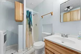 15037 NE Siskiyou Ct, Portland, OR 97230 - Photo 34