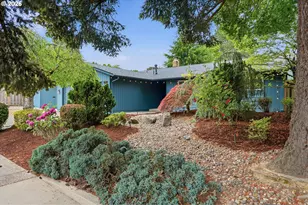 11765 SW Springwood Dr, Portland, OR 97223 - Photo 2