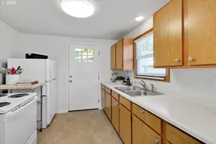 18149 SE Pine St, Portland, OR 97233 - Photo 14