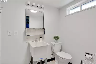 18149 SE Pine St, Portland, OR 97233 - Photo 34