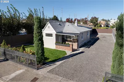 18149 SE Pine St, Portland, OR 97233 - Photo 8