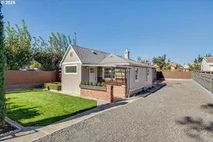 18149 SE Pine St, Portland, OR 97233 - Photo 2