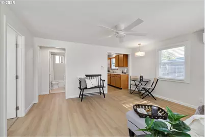 18149 SE Pine St, Portland, OR 97233 - Photo 10