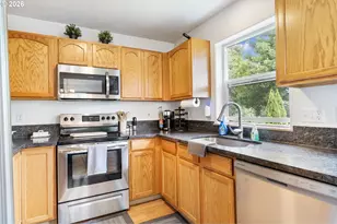 8253 N Bliss St, Portland, OR 97203 - Photo 20