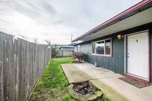 1940 17th Ave, Albany, OR 97322 - Photo 2