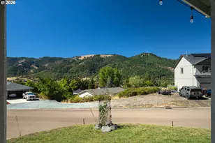 281 Clark St, Myrtle Creek, OR 97457 - Photo 36