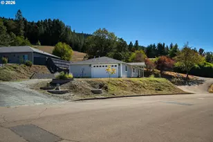 281 Clark St, Myrtle Creek, OR 97457 - Photo 40