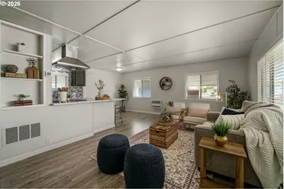 612 N Cascade Dr, Woodburn, OR 97071 - Photo 8