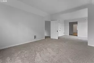 2406 SE Yamhill St, Portland, OR 97214 - Photo 8