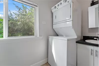 2406 SE Yamhill St, Portland, OR 97214 - Photo 22