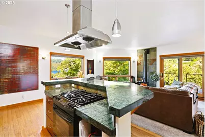 515 E 4th St #2, Hood River, OR 97031 - Photo 30