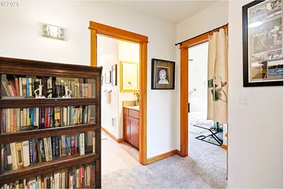 515 E 4th St #2, Hood River, OR 97031 - Photo 34