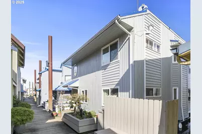 3939 N Marine Dr #8, Portland, OR 97217 - Photo 28