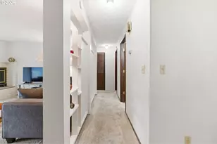 600 Cherry Dr, Eugene, OR 97401 - Photo 8