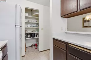 600 Cherry Dr, Eugene, OR 97401 - Photo 16