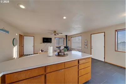 126 N Harbor St, Rockaway Beach, OR 97136 - Photo 8