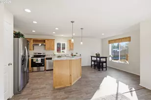 1423 31st St, Springfield, OR 97477 - Photo 8