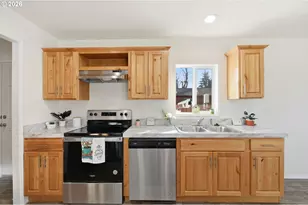 1423 31st St, Springfield, OR 97477 - Photo 12