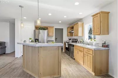 1423 31st St, Springfield, OR 97477 - Photo 10