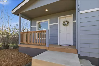 1423 31st St, Springfield, OR 97477 - Photo 2
