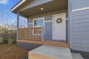 1423 31st St, Springfield, OR 97477 - Photo 2