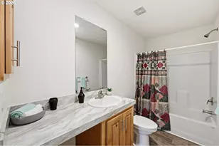 1423 31st St, Springfield, OR 97477 - Photo 30