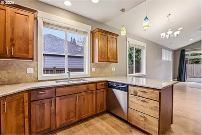 1020 N Juniper St, Canby, OR 97013 - Photo 12