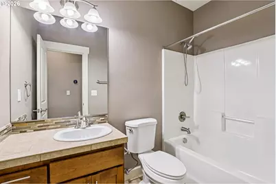 1020 N Juniper St, Canby, OR 97013 - Photo 26