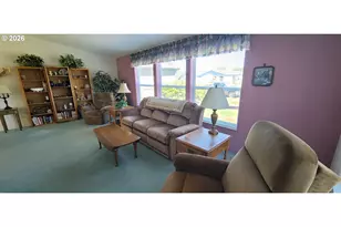3220 Crescent Ave, Eugene, OR 97408 - Photo 6