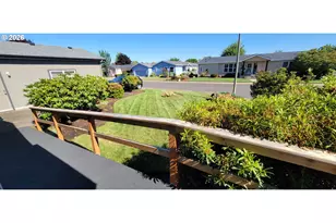 3220 Crescent Ave, Eugene, OR 97408 - Photo 2