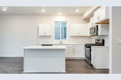 2315 30th Pl, Springfield, OR 97477 - Photo 6