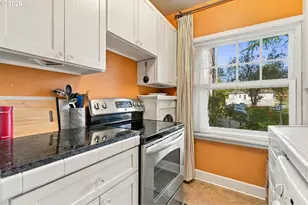 711 NE Randall Ave, Portland, OR 97232 - Photo 14
