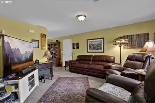 1522 E Washington Ave, Cottage Grove, OR 97424 - Photo 10