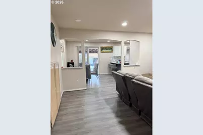 1115 E Hurlburt Ave, Hermiston, OR 97838 - Photo 2