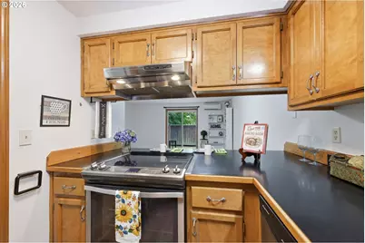 1369 City View St, Eugene, OR 97402 - Photo 12