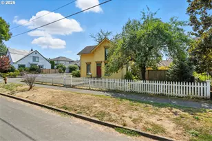 4272 SE Washington St, Portland, OR 97215 - Photo 6