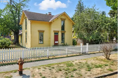 4272 SE Washington St, Portland, OR 97215 - Photo 2