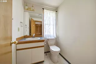 5002 SW Vacuna St, Portland, OR 97219 - Photo 10
