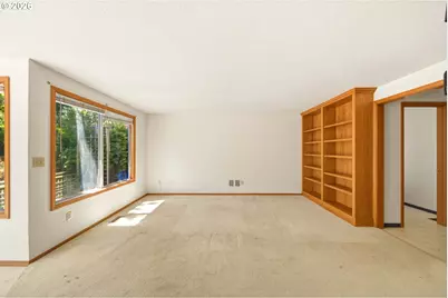 5002 SW Vacuna St, Portland, OR 97219 - Photo 8