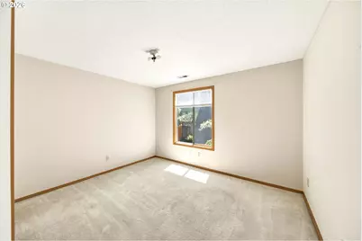 5002 SW Vacuna St, Portland, OR 97219 - Photo 12