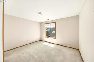 5002 SW Vacuna St, Portland, OR 97219 - Photo 12