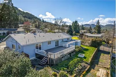 2488 W Lorraine Ave, Roseburg, OR 97471 - Photo 24