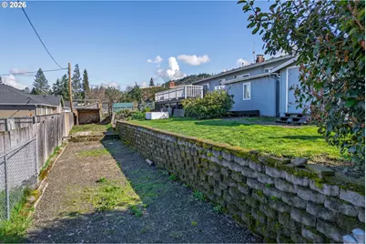 2488 W Lorraine Ave, Roseburg, OR 97471 - Photo 28