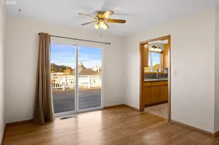 2488 W Lorraine Ave, Roseburg, OR 97471 - Photo 4