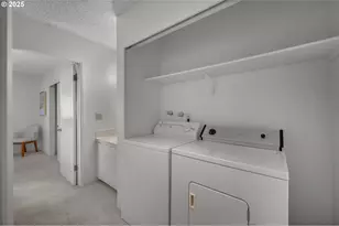 2376 SW Cedar St, Portland, OR 97205 - Photo 24