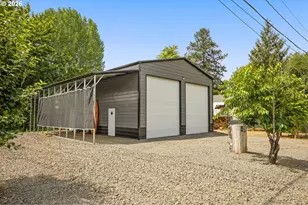 25515 SW Rainbow Ln, Hillsboro, OR 97123 - Photo 2