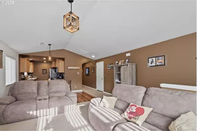 4942 Holly St, Springfield, OR 97478 - Photo 6